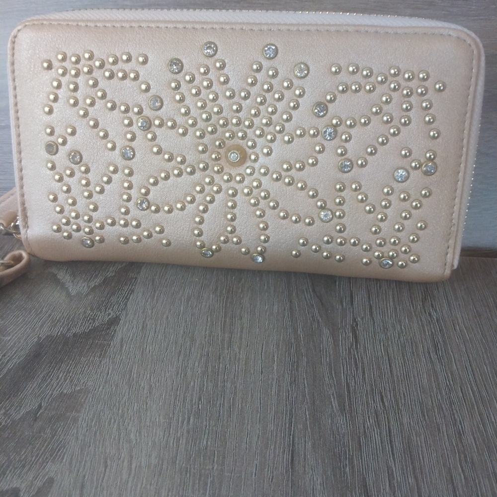 Gold Studded Rhinestone Wristlet - Picture 2 of 8